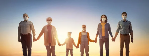 Family Wearing Facemasks Coronavirus Flu Outbreak Virus Illness Protection Quarantine — Stock Photo, Image