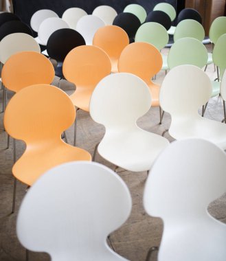 Açık alan ders sandalye ile