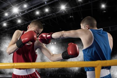 Siyah arka plan üzerine kutusunu profesyonel maç