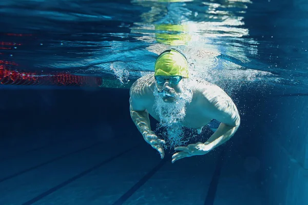 Joven Piscina Bajo Agua — Foto de Stock