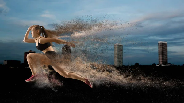 Mulher Velocista Saindo Começando Início Explosivo — Fotografia de Stock