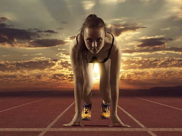 Vrouw Sprinter Startblokken Verlaten Sportieve Track — Stockfoto
