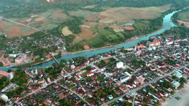 Aerial Mountain Valley View Aerial Bird Eye View Small Town — Stock Video