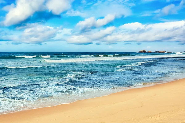 昼は海の美しい景色 インド洋の風景 — ストック写真