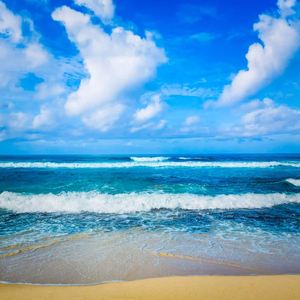 美丽的海景在白天的时间 印度洋景观 — 图库照片