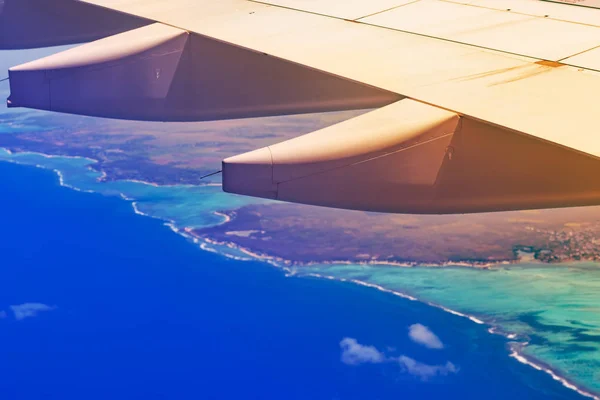 Aerial View Coastline Plane Wing Foreground Mauritius — Stock Photo, Image