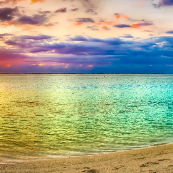 Výhled Moře Při Západu Slunce Úžasné Krajiny Krásná Písečná Pláž — Stock fotografie