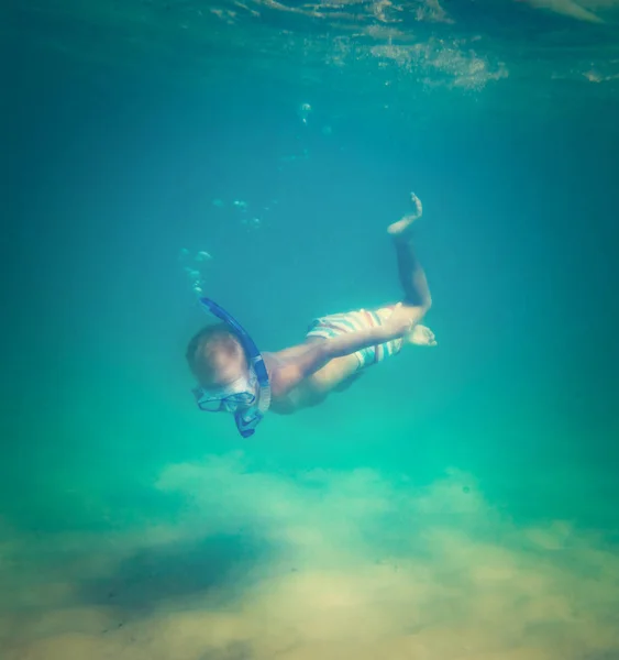 Kid Boy Diving Underwater Mask Snorkel — Stock Photo, Image
