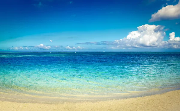 Tropische Wolmar Zandstrand Zonnige Dag Mooi Landschap Panorama Mauritius — Stockfoto