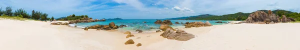 Beautiful White Sand Beach Stones Foreground Landscape Vietnam Panorama — Stock Photo, Image