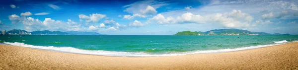 Vista Panoramica Della Spiaggia Nha Trang Nella Giornata Sole Bellissimo — Foto Stock