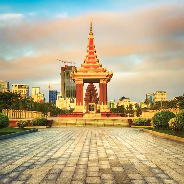 Pomnik Niepodległości Phnom Penh Kambodża Znany Punkt Orientacyjny Atrakcja Turystyczna — Zdjęcie stockowe