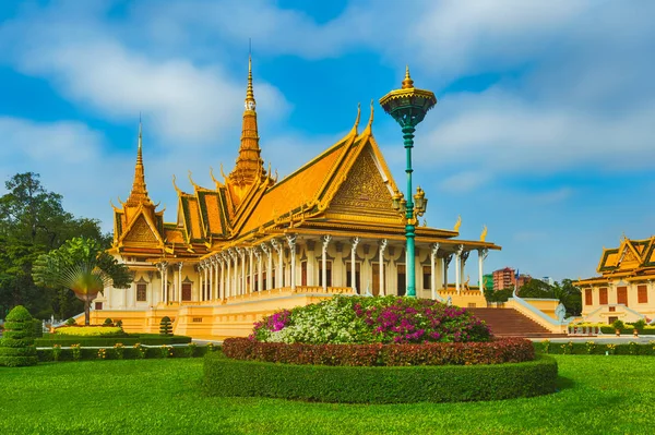 Здание Королевского Дворца Пномпене Камбоджа Знаменитая Достопримечательность — стоковое фото