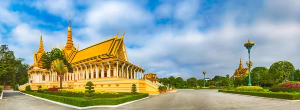 Здание Королевского Дворца Пномпене Камбоджа Знаменитая Достопримечательность Достопримечательность Панорама — стоковое фото