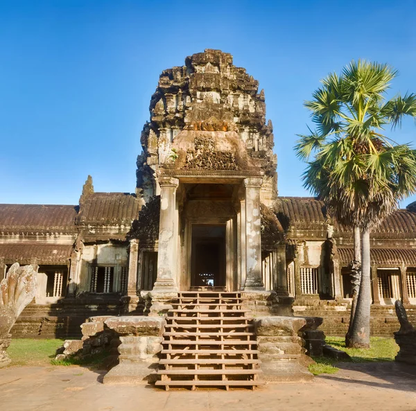 日落时的吴哥窟寺庙 柬埔寨 — 图库照片