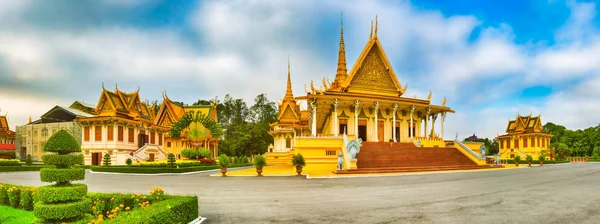 柬埔寨金边皇宫建筑群内的王座大厅 著名的地标和旅游景点 — 图库照片