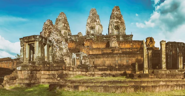 Pre Rup 일몰에 앙코르 사원입니다 씨엠립 캄보디아입니다 파노라마 — 스톡 사진