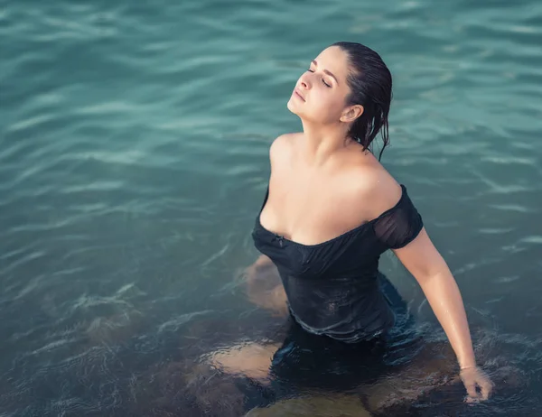 Portrait Une Belle Femme Sexy Plein Air Modèle Dans Mer — Photo