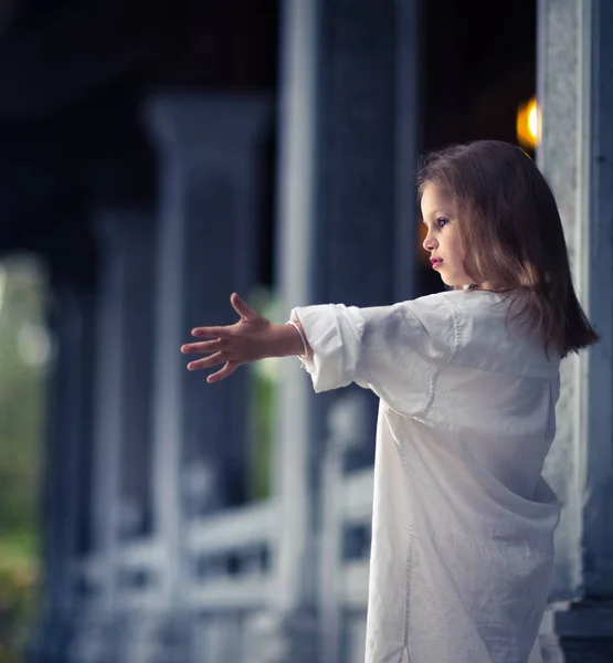 Cute litle girl portrait — Stock Photo, Image