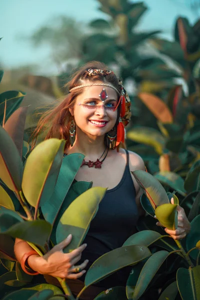 Portret van een mooie etnische vrouw — Stockfoto