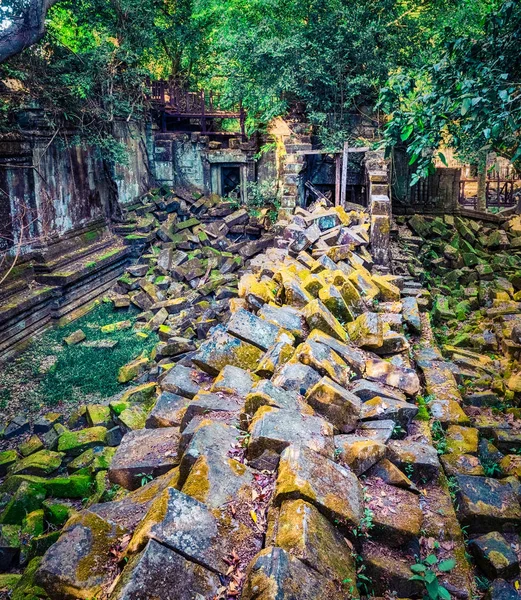 Beng Mealea o Bung Mealea templo. Siem Reap. Camboya — Foto de Stock