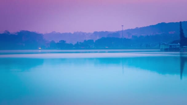 Hermosa Vista Del Lago Xuan Huong Antes Del Amanecer Dalat — Vídeo de stock