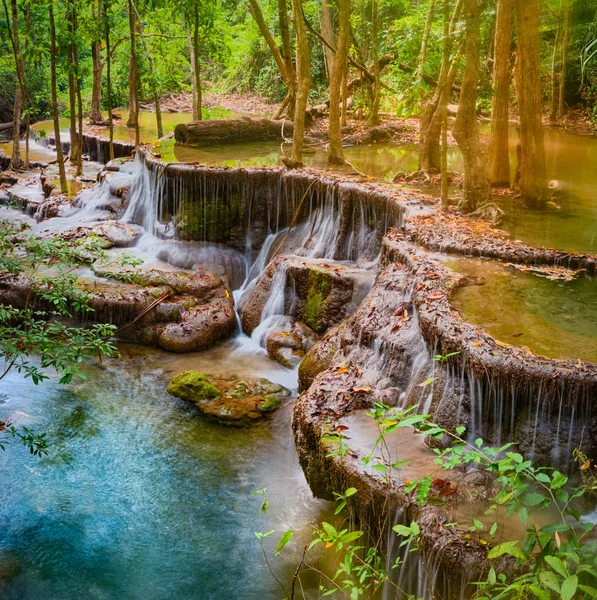 Hermosa cascada Huai Mae Khamin, Tailandia —  Fotos de Stock