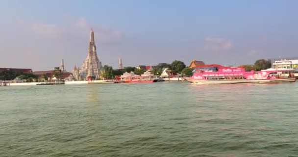 Bangkok Thailand Mar 2019 Crossing Chao Phraya River Med Färja — Stockvideo