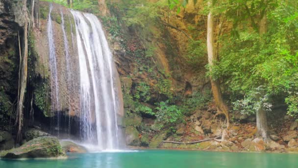 Gyönyörű Vízesés Erawan Nemzeti Park Kanchanaburi Tartomány Nyugat Thaiföldön Lassított — Stock videók