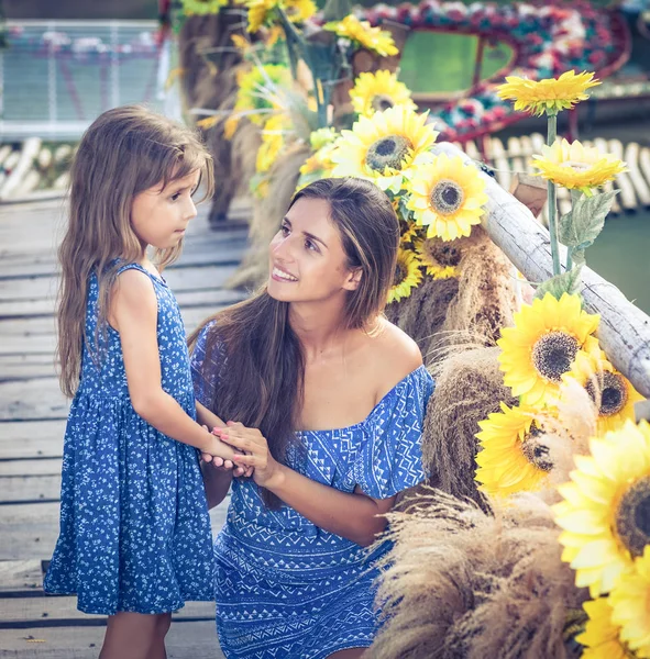 Outdoor portrait of a beautiful family — Stock Photo, Image