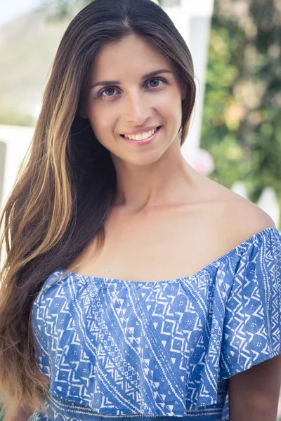 Retrato de uma mulher bonita — Fotografia de Stock