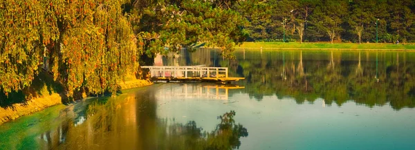 Lago Xuan Huong, Dalat, Vietnam. Panorama —  Fotos de Stock