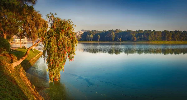 Xuan Huong Lake, Dalat, Βιετνάμ. Πανόραμα — Φωτογραφία Αρχείου
