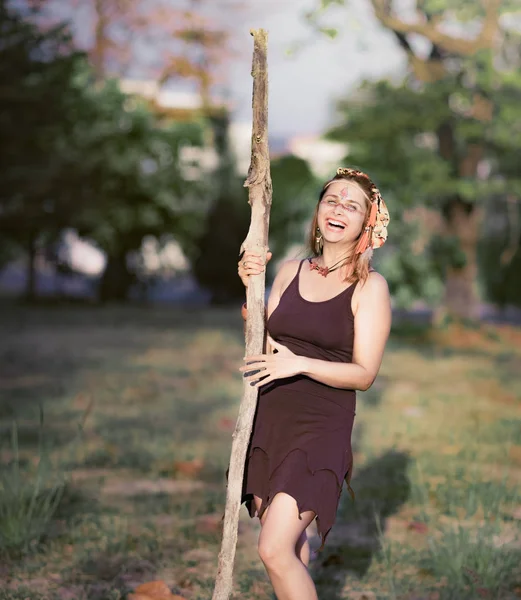 Retrato de una hermosa mujer étnica — Foto de Stock