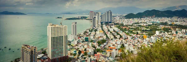 Nha Trang uitzicht op de stad. Panorama — Stockfoto