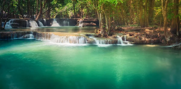 Piękny Wodospad Huai Mae Khamin Prowincji Kanchanaburi Zachodniej Tajlandii Panorama — Zdjęcie stockowe