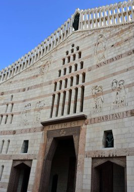 Duyuru Bazilikası Nazareth önü