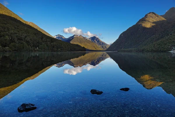 Sjön Gunn Fiordland Nya Zeeland — Stockfoto