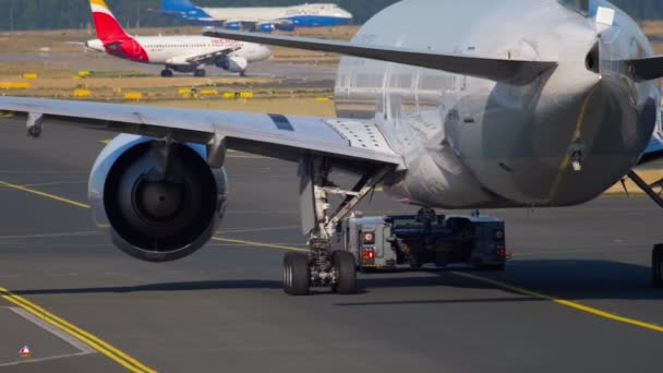 Frankfurt tráfego aeroportuário — Vídeo de Stock