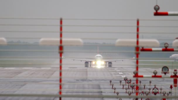 飛行機エアバス A320 離陸 — ストック動画