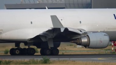 Lufthansa kargo Md-11 Taksilemek