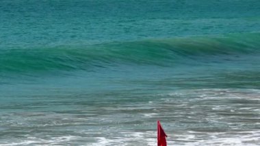 Phuket üzerinde gelgit dalgaları