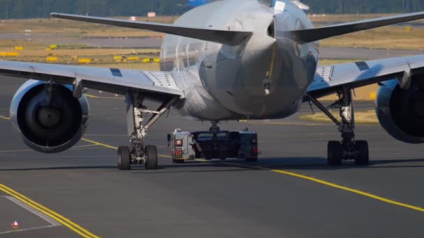 Frankfurt tráfego aeroportuário — Vídeo de Stock