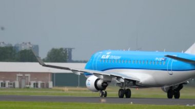 KIM Cityhopper Embraer 175 kalkış