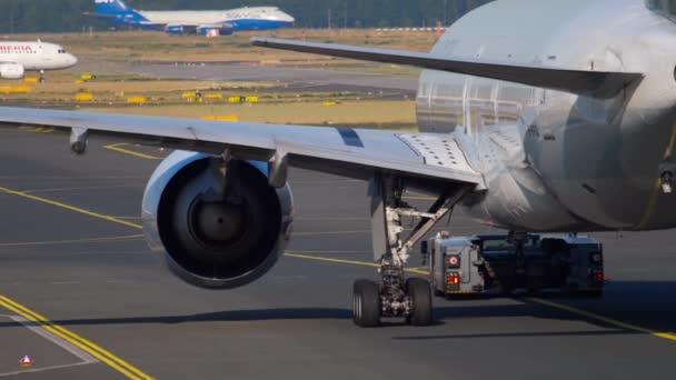 Frankfurt tráfego aeroportuário — Vídeo de Stock