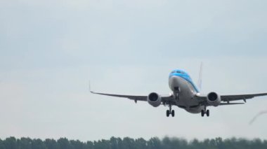 Kalkış KLM Boeing 737 hızlandırmak ve