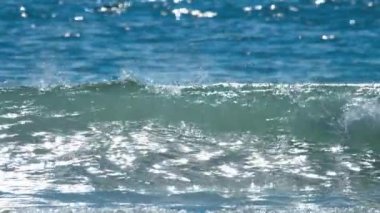 Phuket üzerinde gelgit dalgaları