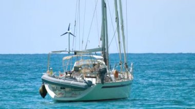 Yat anchorage Phuket yakınındaki