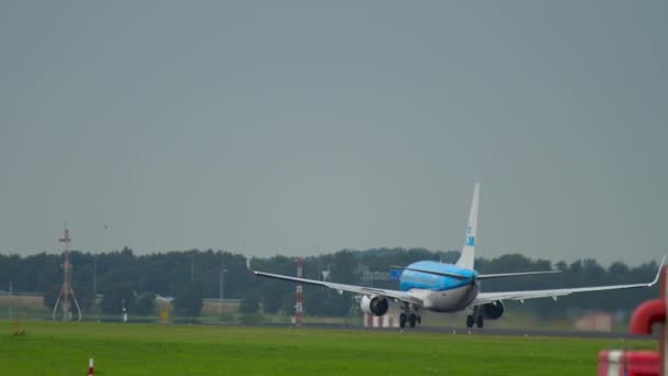 KLM Boeing 737 kalkışı — Stok video