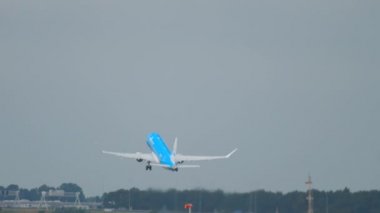 KIM Cityhopper Embraer 175 kalkış